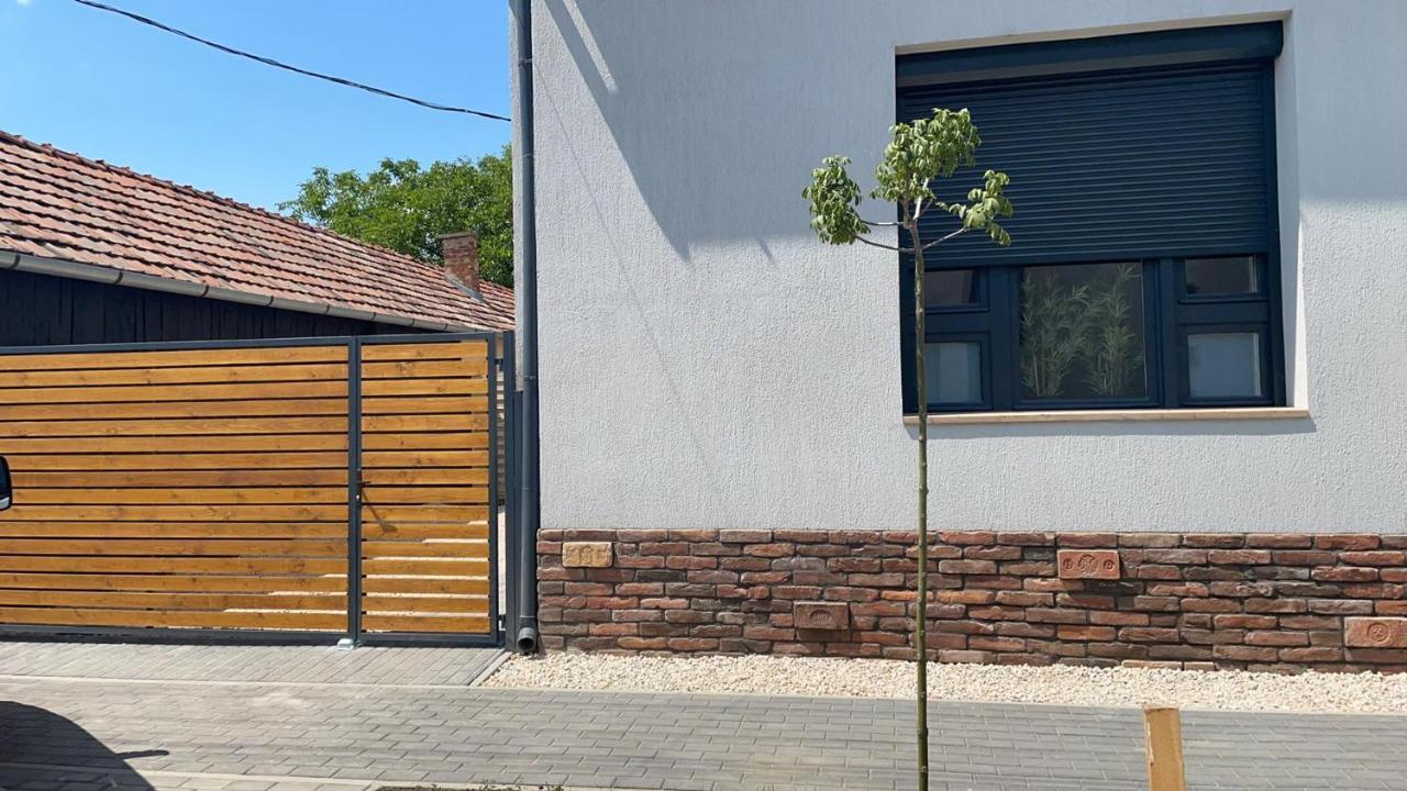Thermal Apartmanok Raday 4 - Zendaya Hajduszoboszlo Bagian luar foto